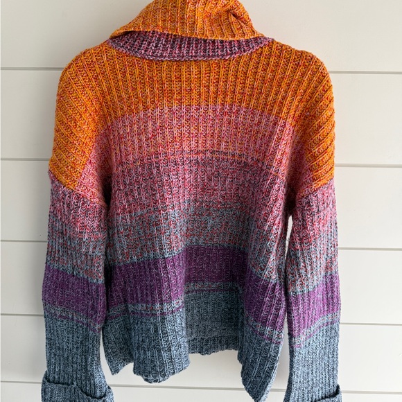 Tribal Sweater, Size Large - Picture 2 of 5